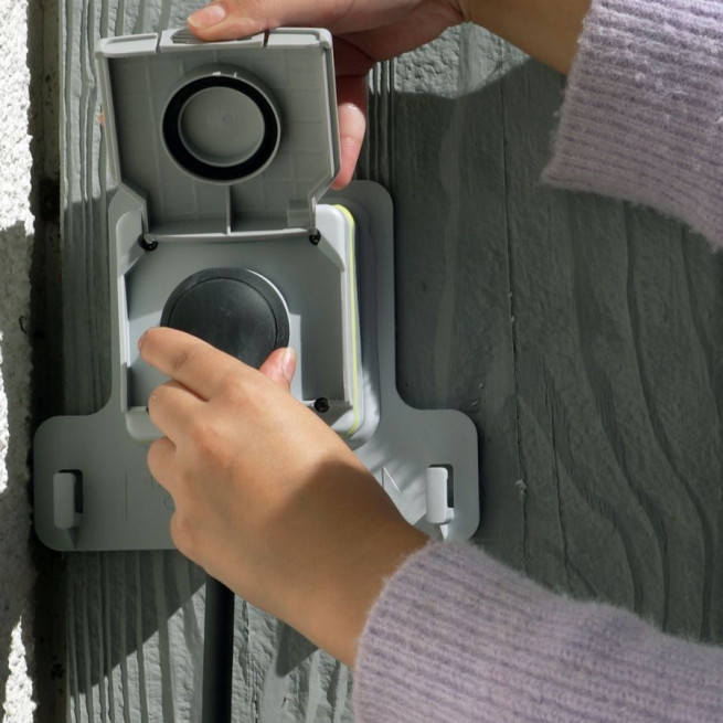 Prêt à poser Green'UP Access - Prise pour véhicule électrique + patère + disjoncteur différentiel