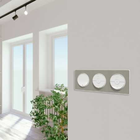 Odace Touch plaque 3 postes horizontaux ver 71mm Kvadrat perle avec liseré blanc