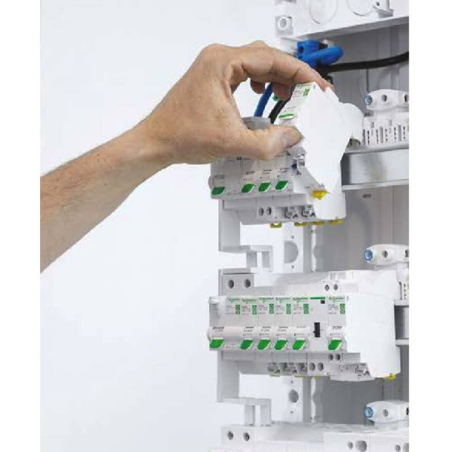 Tableau pré-équipé SCHNEIDER ELECTRIC Resi9 XE Maison individuelle – 3 rangées, 18 modules